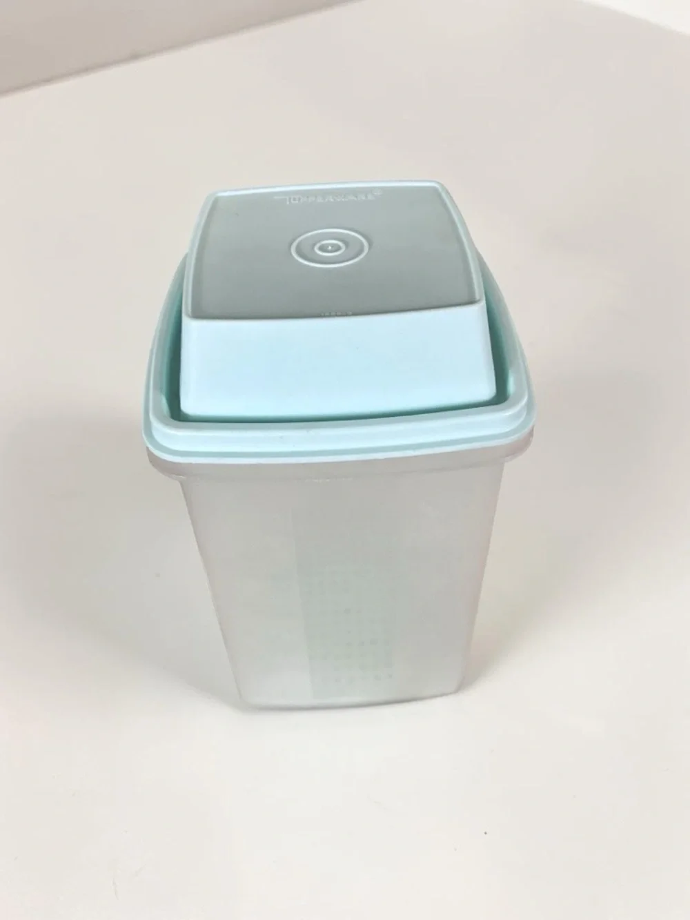 Vintage Tupperware Fridge Container Colander Insert Storage - Picture 3 of 6